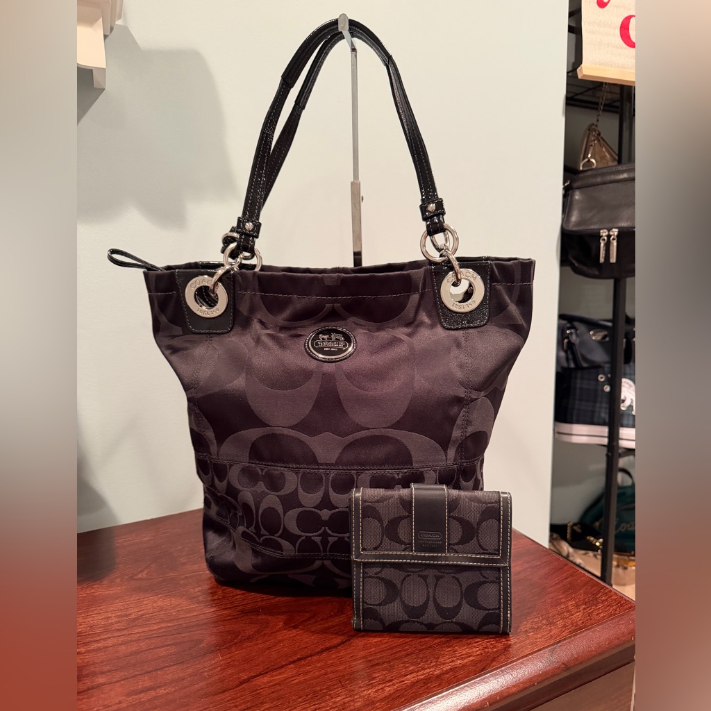 Coach Alex Signature Sateen Blacktote With Wallet